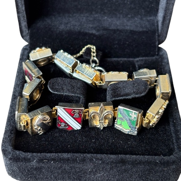 Enameled European Coat of Arms Box Link Charm Bracelet Unique - Picture 4 of 7